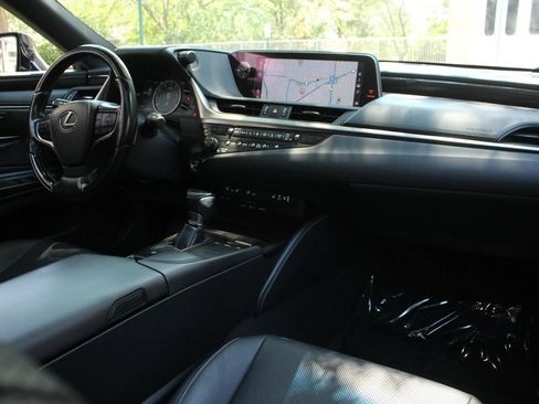 Used 2019 Lexus ES 300h w/ Premium Package FWD image 26