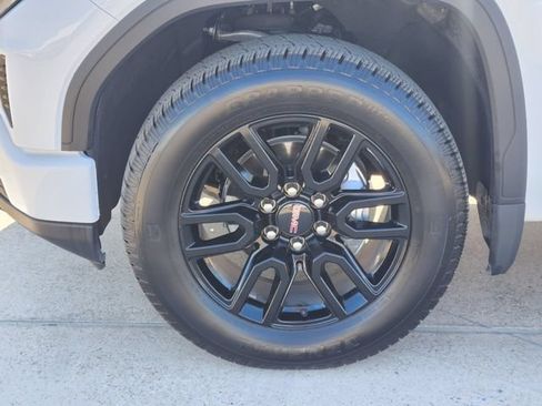 Used 2026 GMC Sierra 1500 Pro w/ Graphite Edition RWD image 16