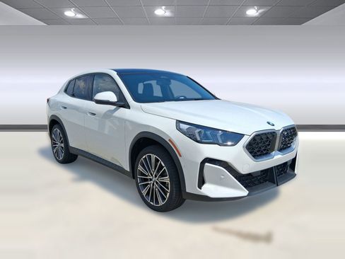 Used 2026 BMW X2 xDrive28i w/ Technology Package image 5