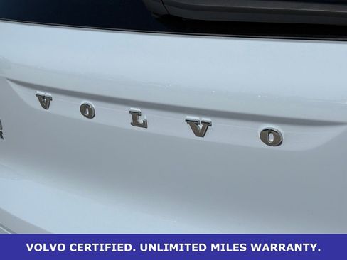 Certified 2025 Volvo XC40 B5 Core image 7