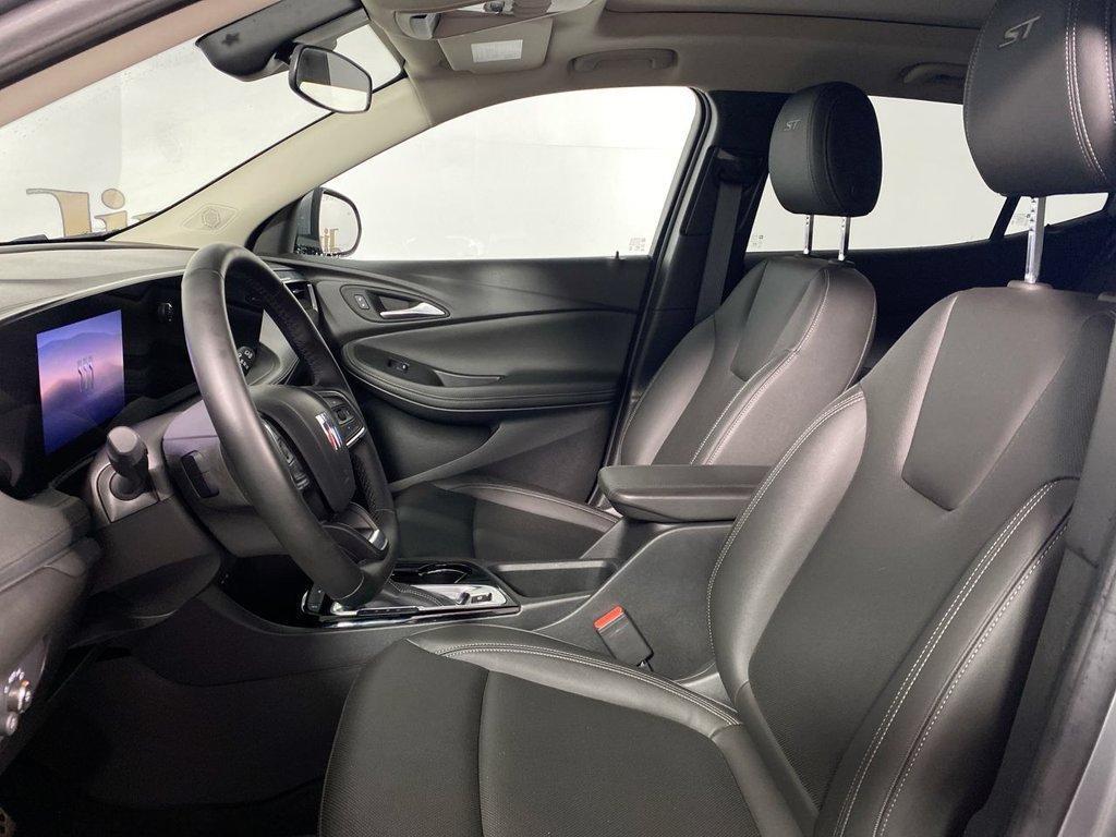 Certified 2024 Buick Encore GX Sport Touring w/ Experience Buick Package FWD image 11