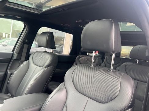 Used 2023 Hyundai Palisade Calligraphy image 14