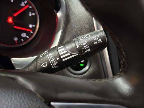 Used 2023 Chevrolet Traverse High Country image 28