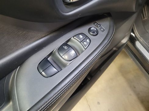 Used 2021 Nissan Murano SV FWD image 27