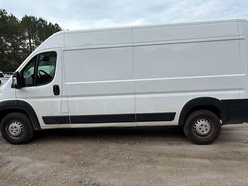 Used 2024 RAM ProMaster 2500 w/ Convenience Group FWD image 11