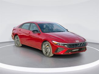 Used 2025 Hyundai Elantra SEL video 1