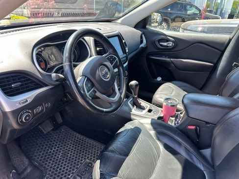 Used 2014 Jeep Cherokee Trailhawk AWD/4WD image 6