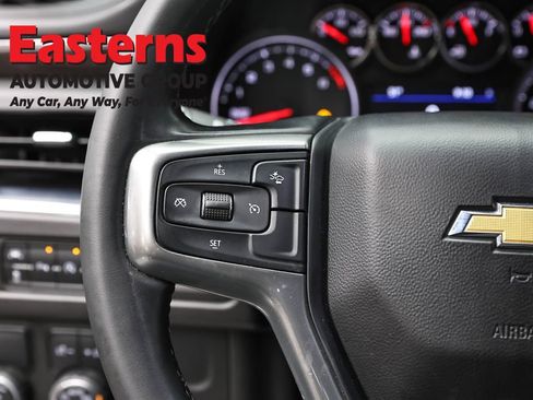 Used 2023 Chevrolet Suburban LS RWD image 15