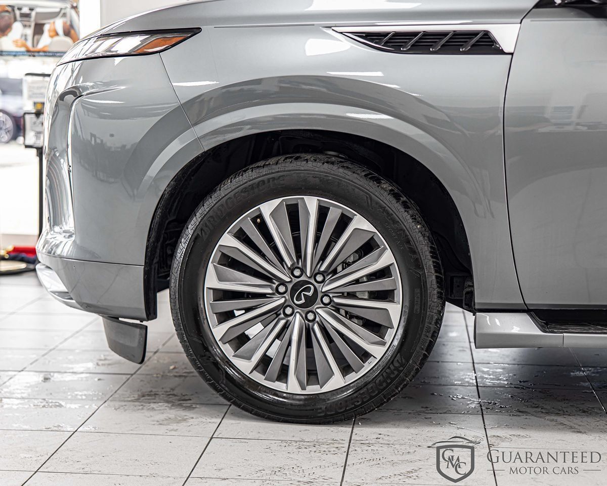Used 2025 INFINITI QX80 Sensory AWD/4WD image 7