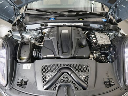 Used 2021 Porsche Macan S image 59