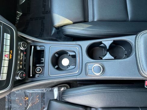 Used 2019 Mercedes-Benz CLA 250 4MATIC image 16