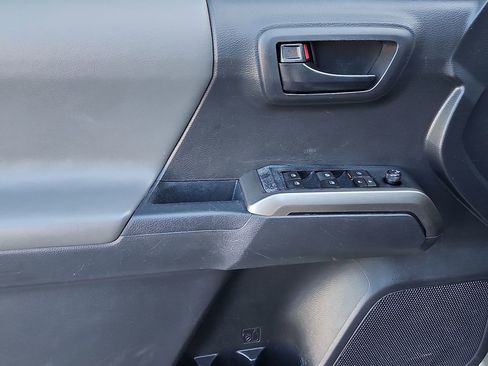 Used 2022 Toyota Tacoma SR5 image 20