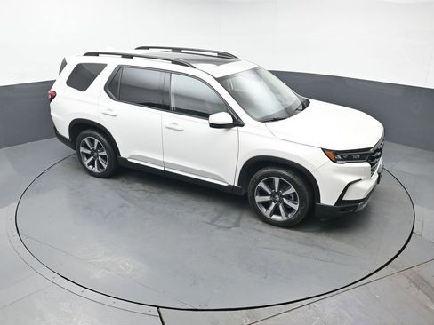 Used 2023 Honda Pilot Elite image 42