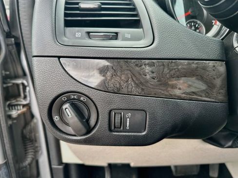 Used 2019 Dodge Grand Caravan SE FWD image 11
