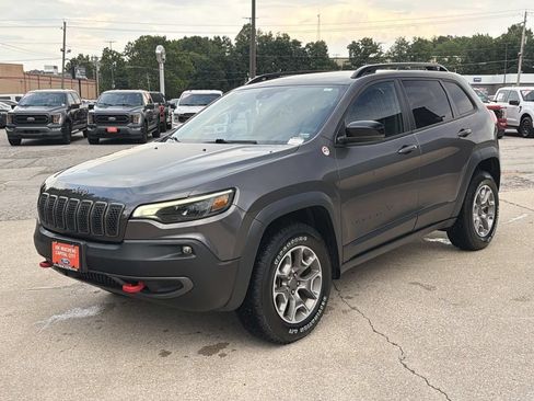 Used 2022 Jeep Cherokee Trailhawk AWD/4WD image 9