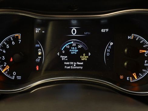 Used 2019 Jeep Grand Cherokee Limited image 25