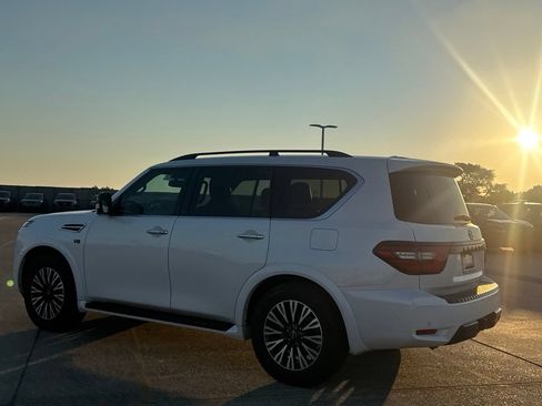 Used 2021 Nissan Armada SL w/ Midnight Edition Package RWD image 15
