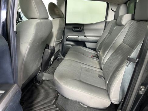 Used 2016 Toyota Tacoma SR5 w/ SR5 Appearance Package (SN) image 12