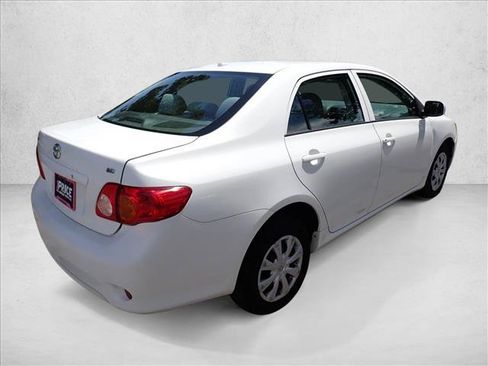 Used 2010 Toyota Corolla LE w/ All Weather Guard Pkg FWD image 4