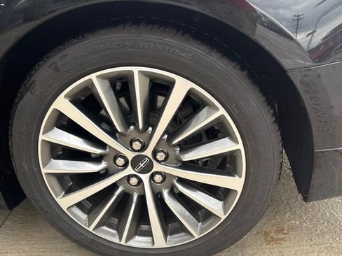 Used 2019 Lincoln MKZ Reserve FWD image 17