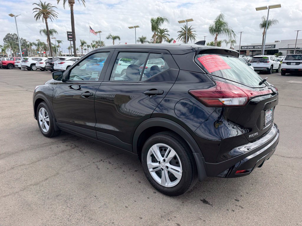 Certified 2025 Nissan Kicks Play S FWD image 4