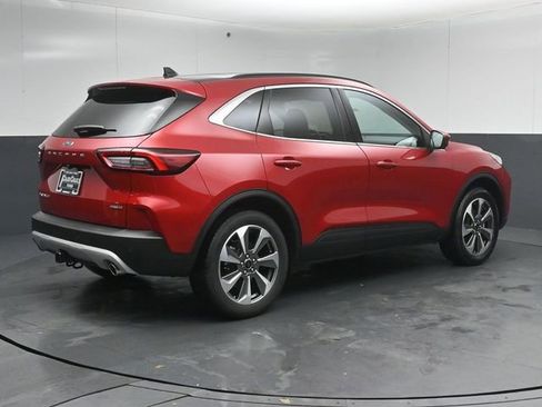 Used 2024 Ford Escape Platinum w/ Class II Trailer Tow Package image 7