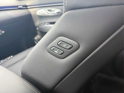 Used 2026 Genesis GV70 2.5T Select AWD/4WD image 25