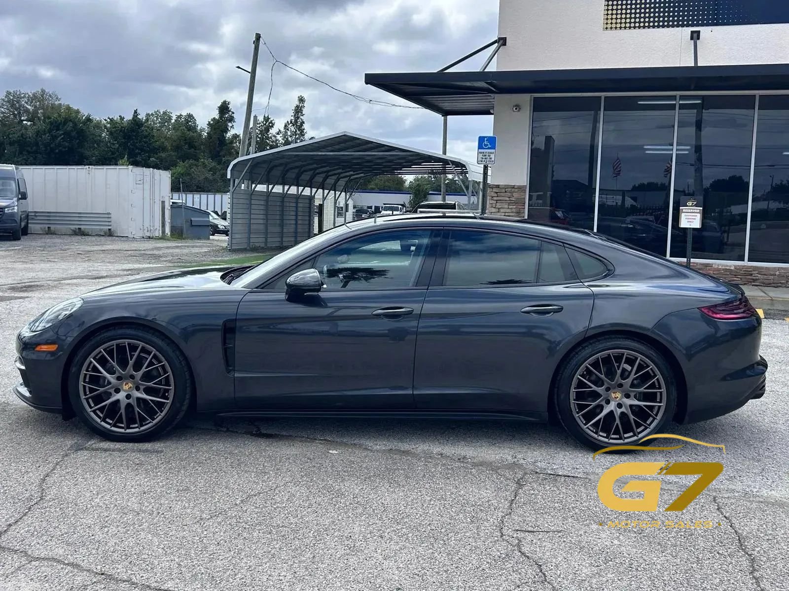 Used 2018 Porsche Panamera RWD image 13