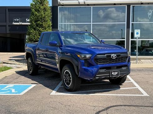 Used 2024 Toyota Tacoma TRD Off-Road w/ TRD Off Road Upgrade Package AWD/4WD image 1
