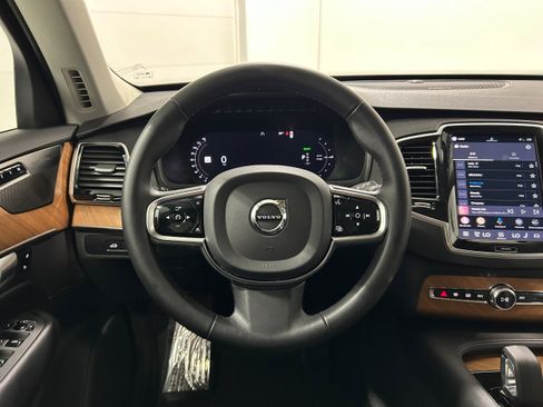 Used 2023 Volvo XC90 T8 Plus w/ Protection Package Premier AWD/4WD image 13
