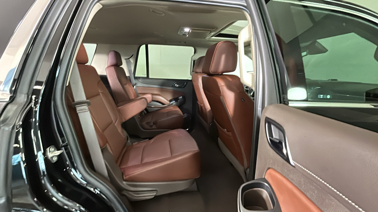 Used 2020 Chevrolet Tahoe Premier AWD/4WD image 36