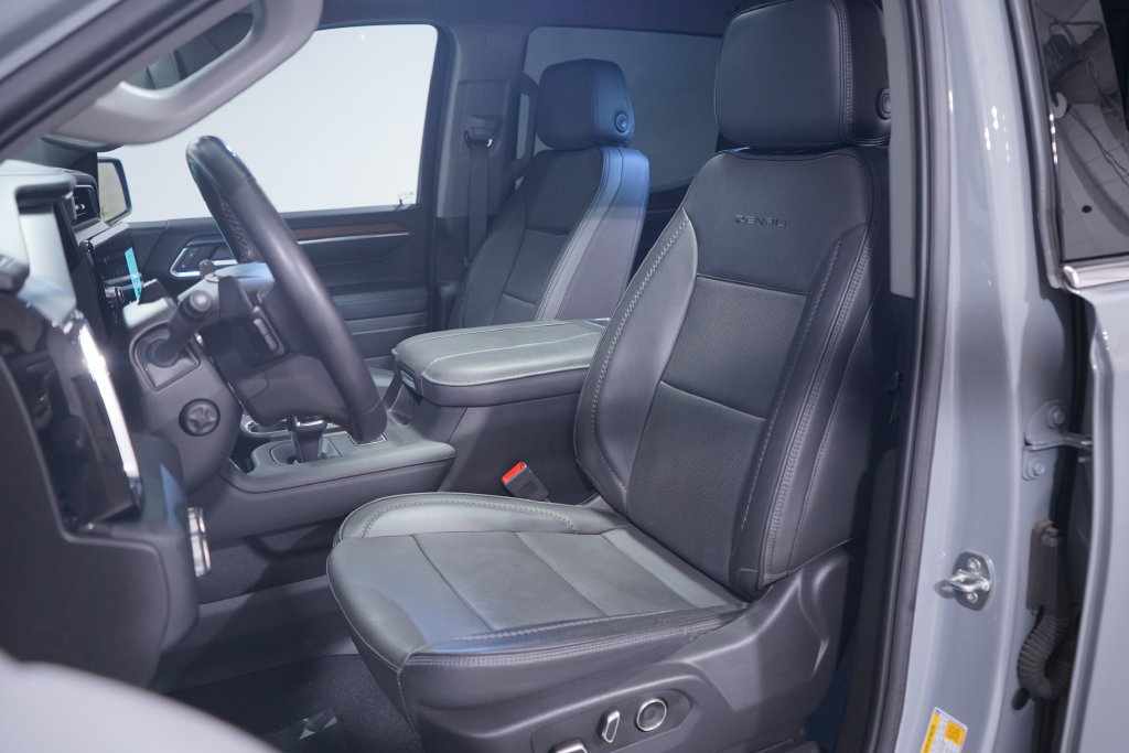 Used 2024 GMC Sierra 1500 Denali w/ Technology Package AWD/4WD image 7