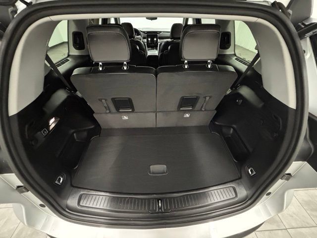 Used 2024 Jeep Grand Cherokee L Limited AWD/4WD image 9