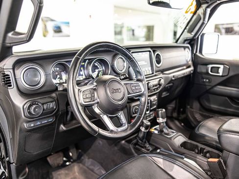 Used 2021 Jeep Wrangler Unlimited Rubicon 4xe w/ Steel Bumper Group AWD/4WD image 18