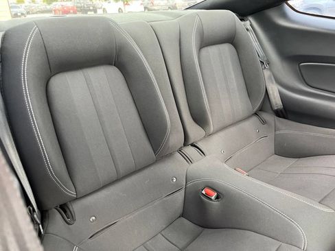 Used 2022 Ford Mustang GT w/ Black Accent Package RWD image 26