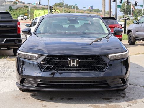 New 2025 Honda Accord SE image 2