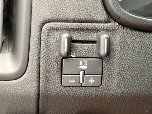 Used 2020 Chevrolet Colorado ZR2 AWD/4WD image 16