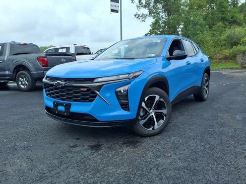 Used 2024 Chevrolet Trax RS FWD image 3