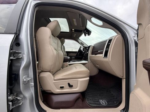 Used 2016 RAM 2500 Laramie w/ Convenience Group image 14