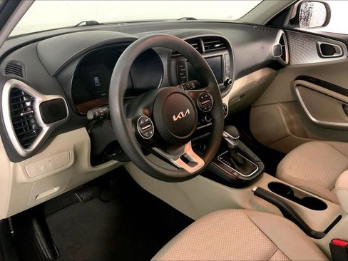 Used 2025 Kia Soul LX FWD image 14
