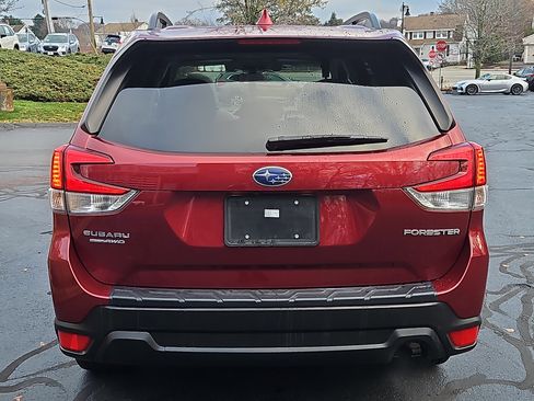 Used 2021 Subaru Forester Premium image 25