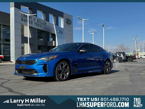 Used 2018 Kia Stinger GT2 image 1