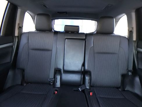 Used 2019 Toyota Highlander Plus image 19