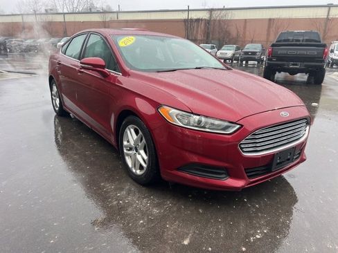 Used 2015 Ford Fusion SE image 3