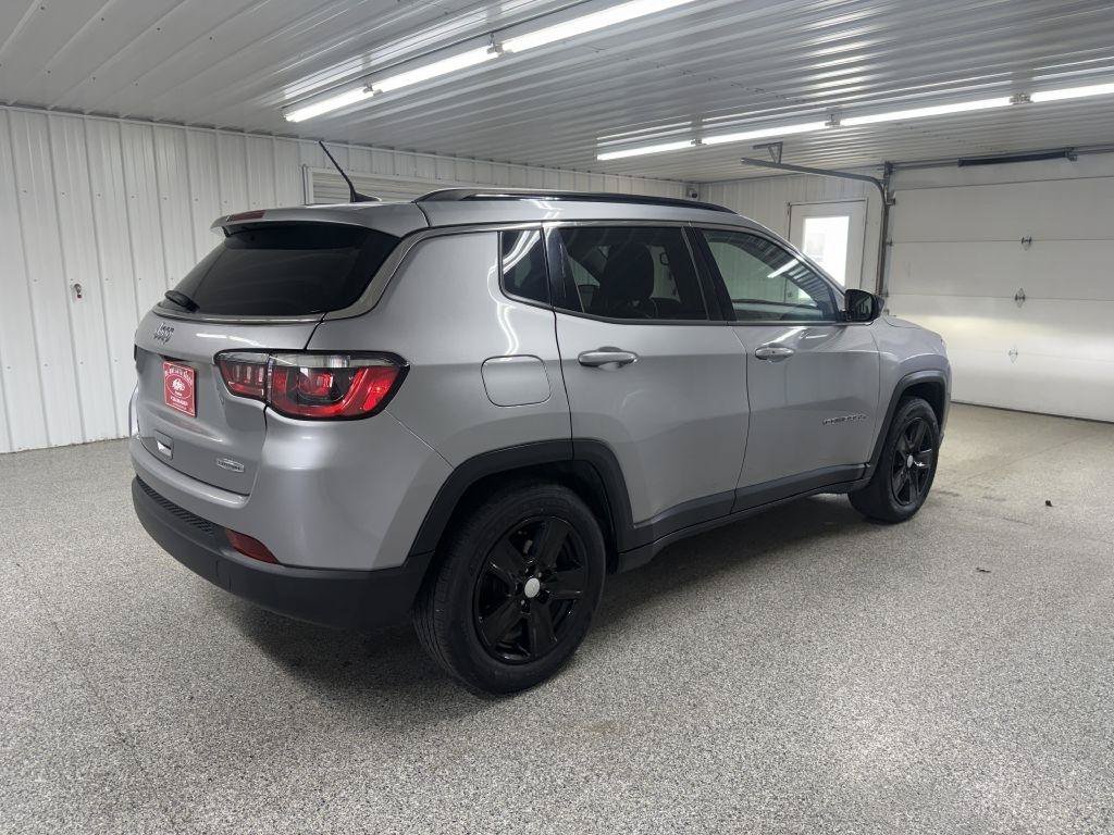 Used 2022 Jeep Compass Latitude FWD image 6