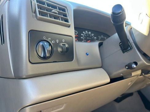 Used 2001 Ford F250 Lariat image 38