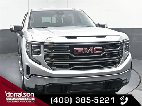 Used 2022 GMC Sierra 1500 SLT w/ SLT Convenience Package image 3