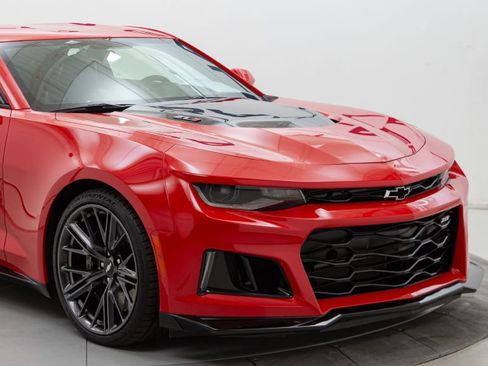 Used 2018 Chevrolet Camaro ZL1 image 18