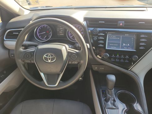 Used 2018 Toyota Camry LE image 16