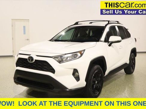 Used 2019 Toyota RAV4 XLE FWD image 4
